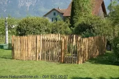 Staketenzaun_im_Garten