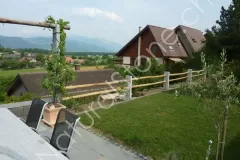 Tessiner-Zaun-hell-mit-Kastanien-holz